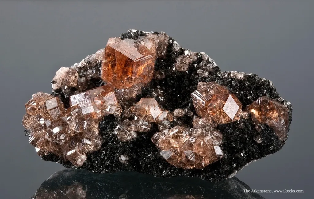 Garnet Var. Grossular image