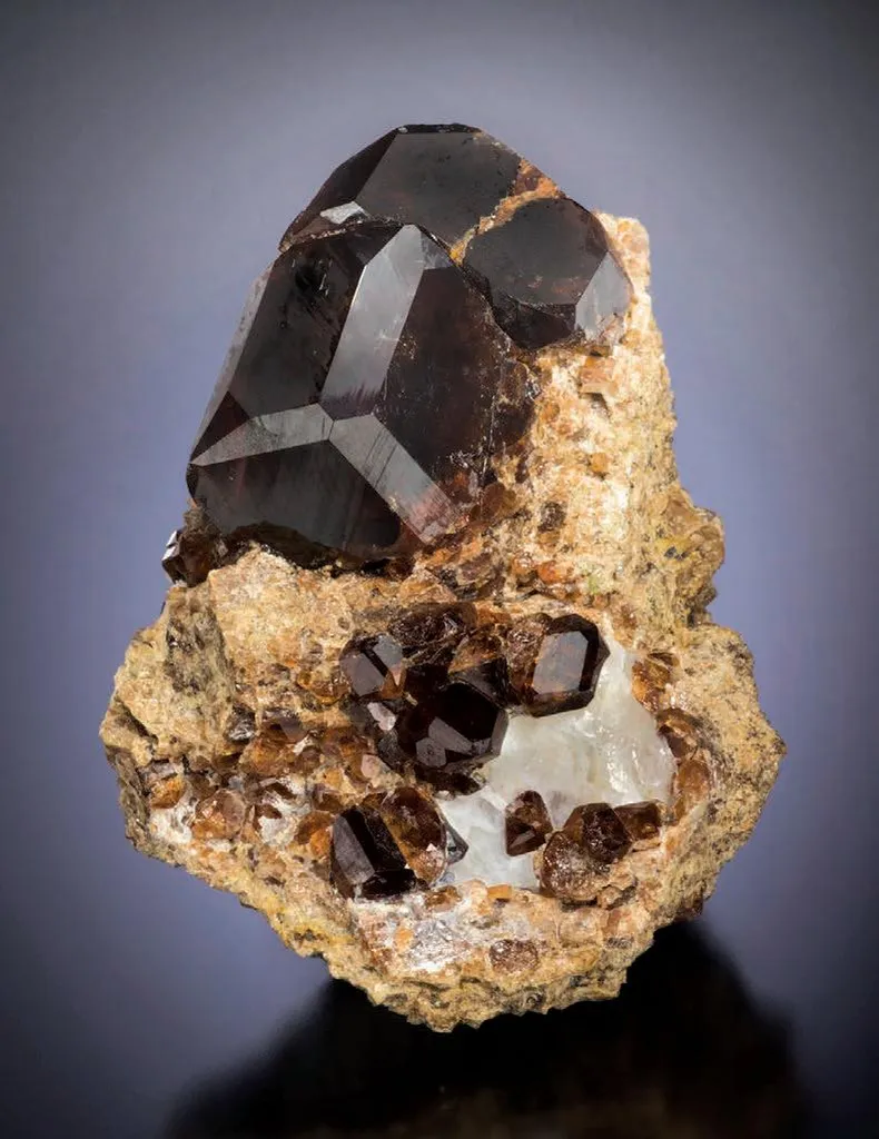 Garnet (variety Grossular) - image 2