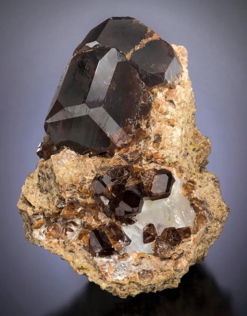 Garnet (variety Grossular) image
