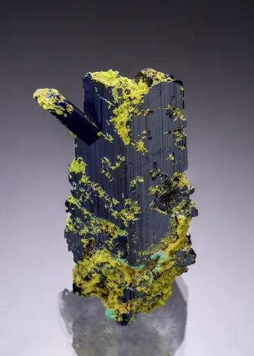 Gartrellite on Azurite
