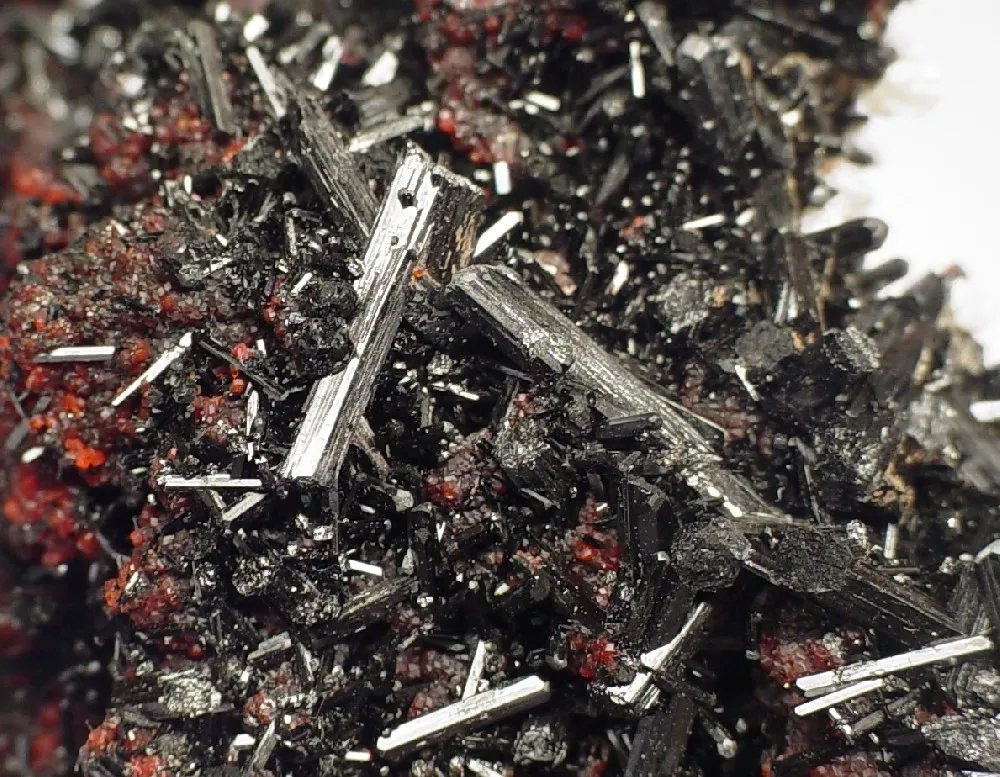 Gaudefroyite, Andradite, Baryte - image 2