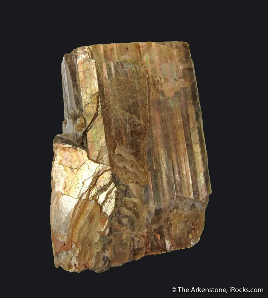 Gehlenite and Hyalite Opal (fl) (?) - image 2