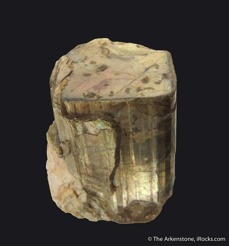 Gehlenite and Hyalite Opal (fl) (?) - image 4