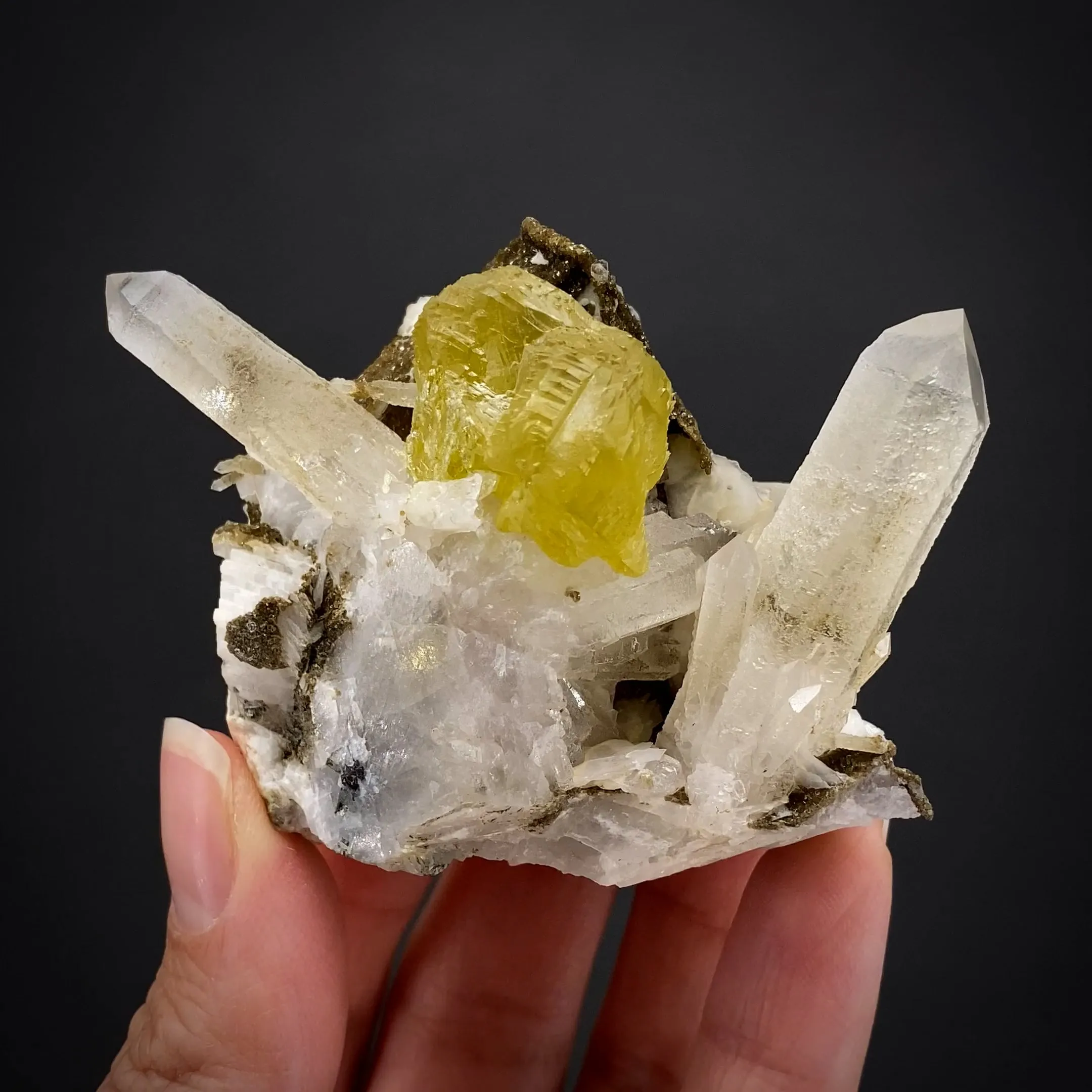 Gem Sphalerite and Quartz with Calcite - image 2