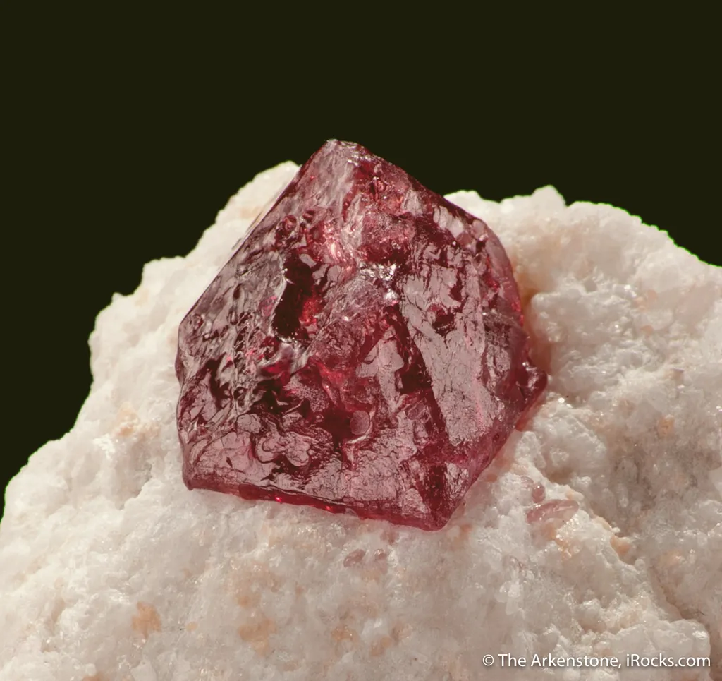 Gem Spinel on marble - image 2