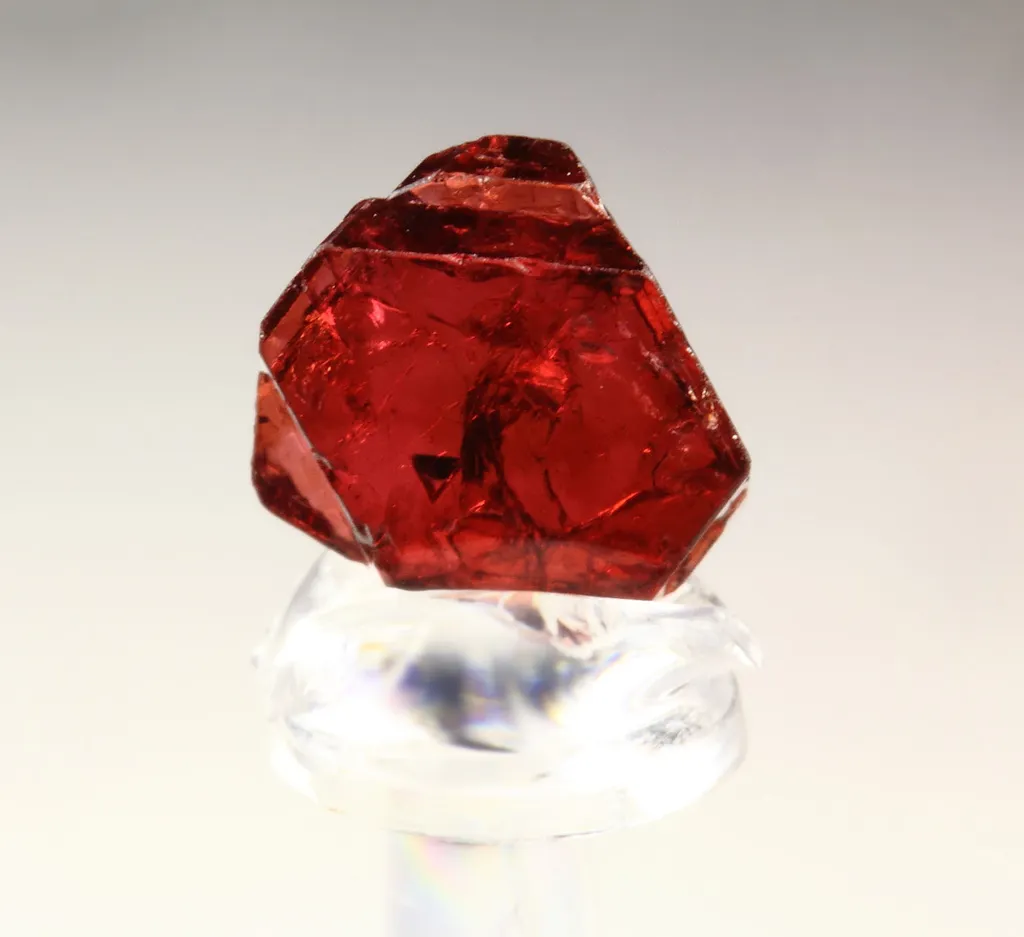gem SPINEL twinned "Star of David"  from Myanmar, Mandalay Region, Mogok Township, Mogok - image 3
