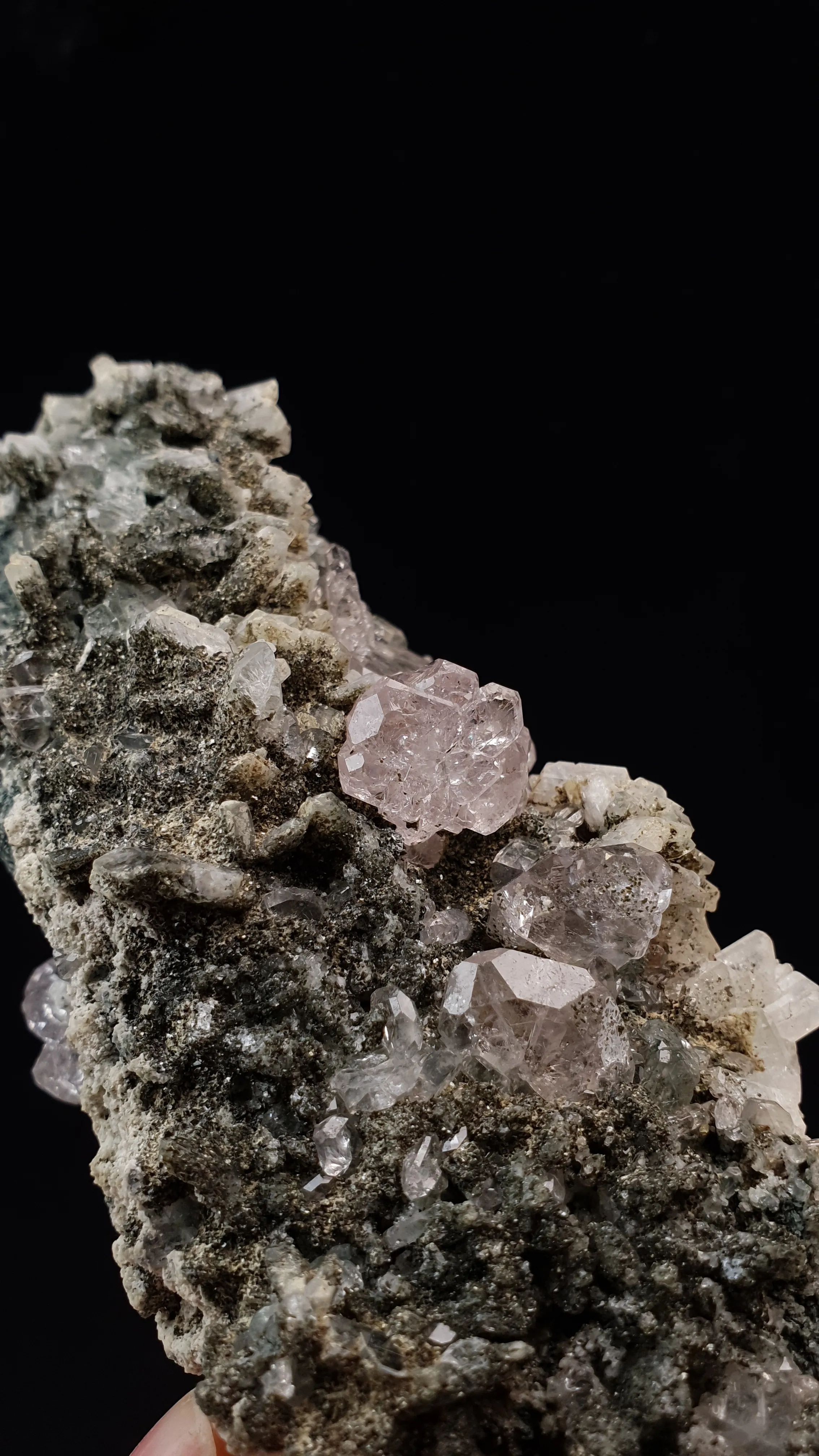 Gemmy Apatite and Albite - image 4