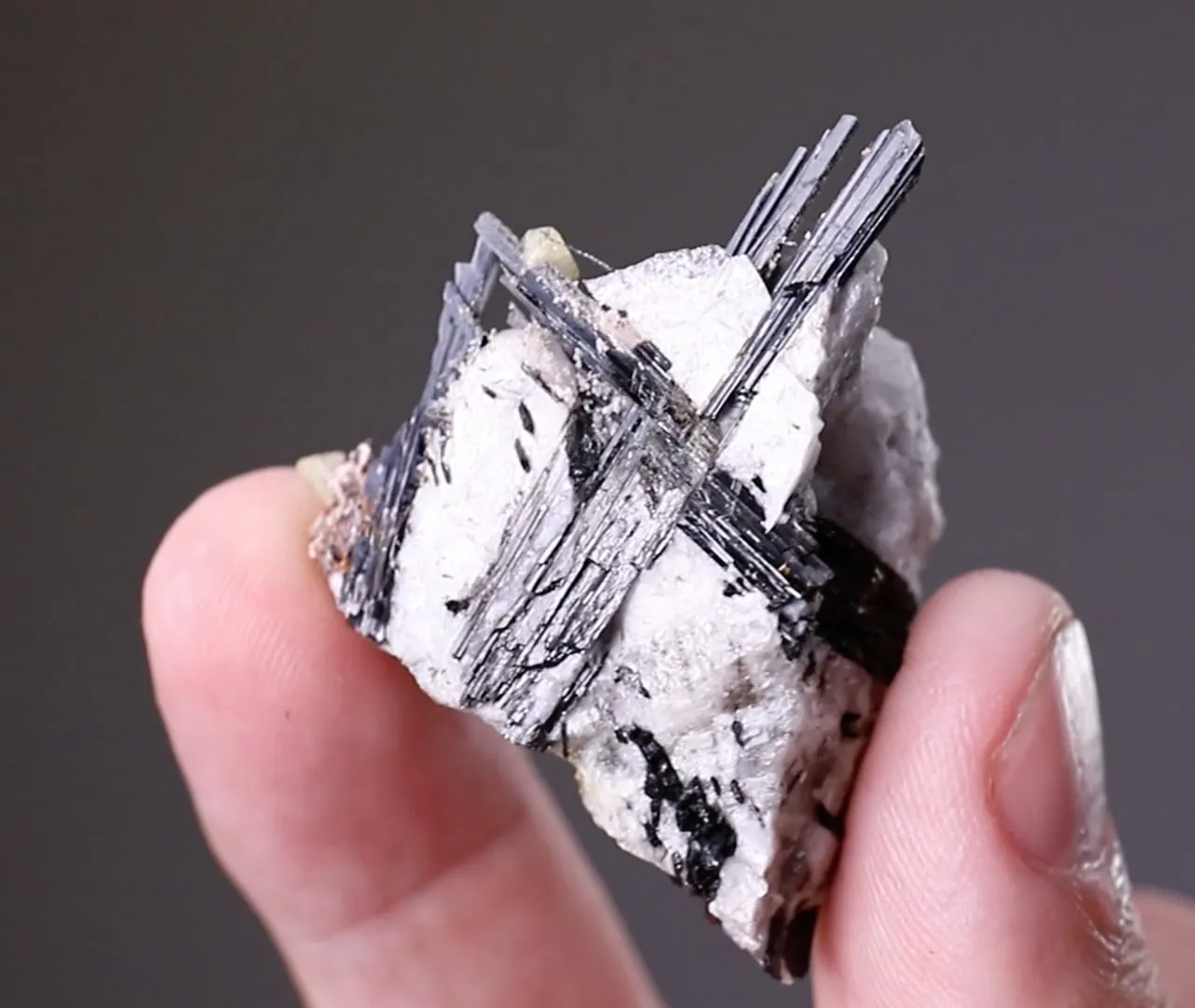 Genthelvite with Aegirine - image 2