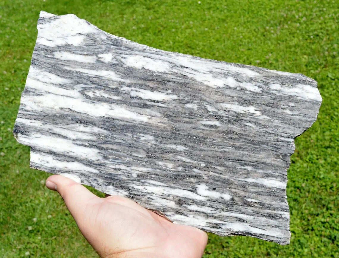 Gneiss 1480 grams - Crodo gneiss quarries, Crodo, Verbano-Cusio-Ossola Province, Piedmont, Italy - image 1