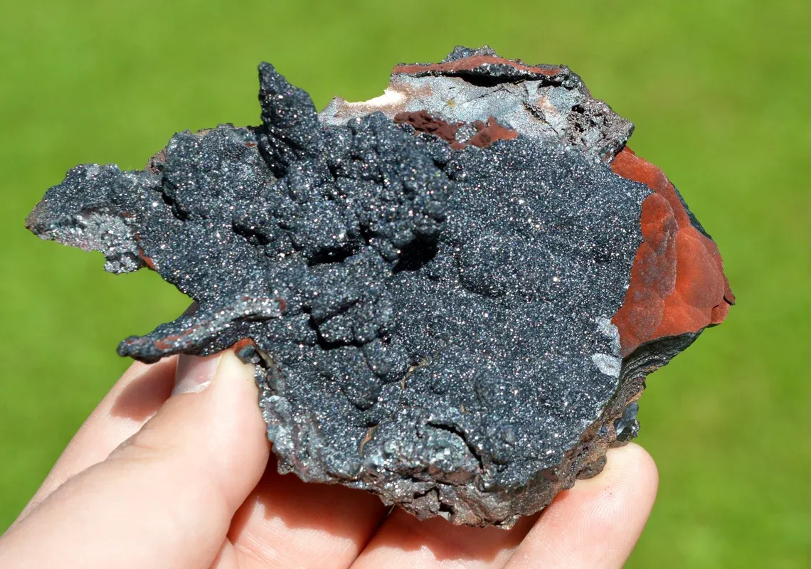 Goethite 360 ​​grams - Mont-Roc Mine, Mont-Roc, Castres, Tarn, Occitanie, France - image 1