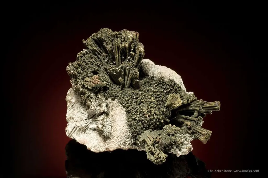 Goethite Ps. After Kutnahorite, on Kutnahorite image