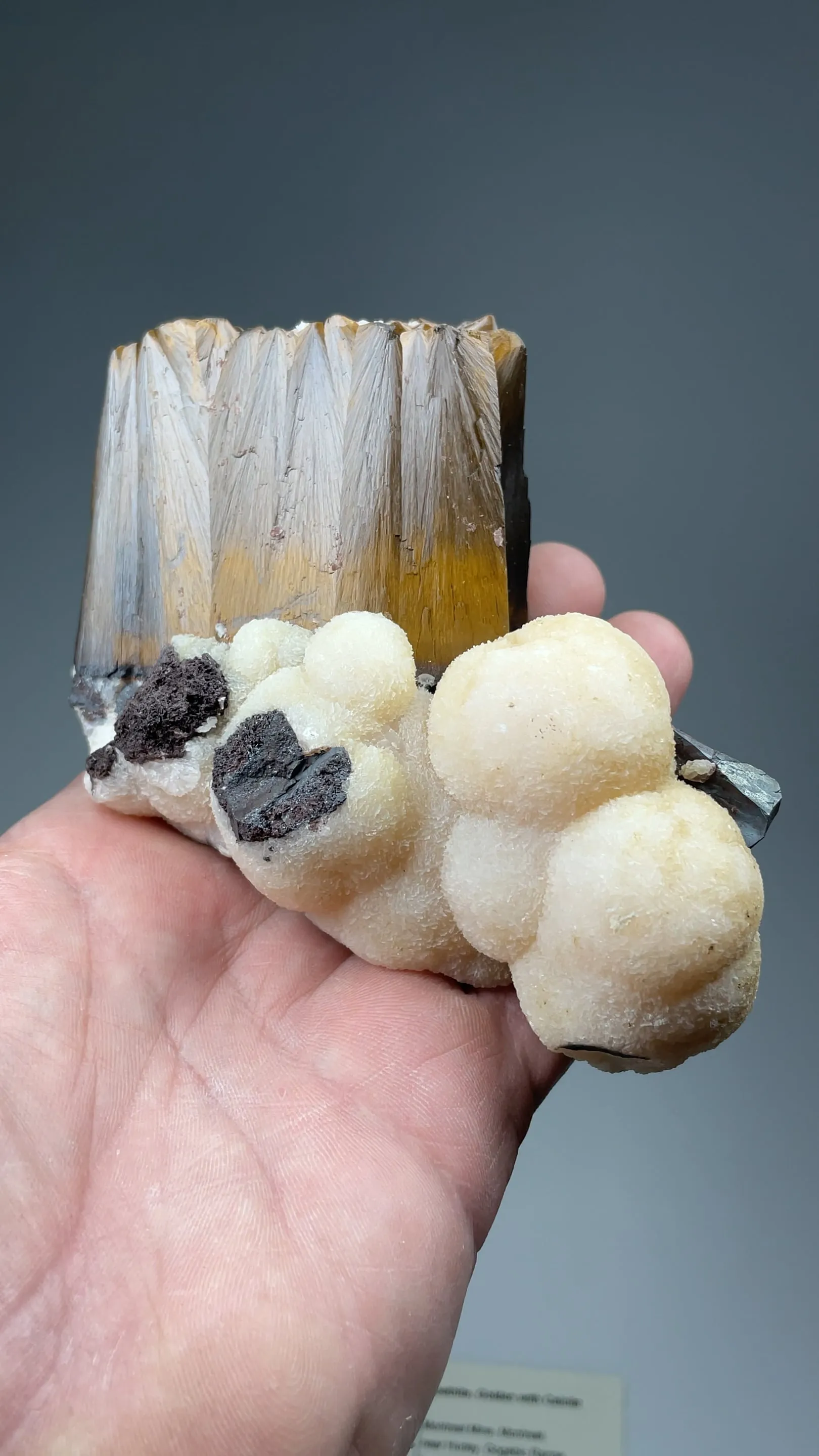 Goethite with Calcite - image 2