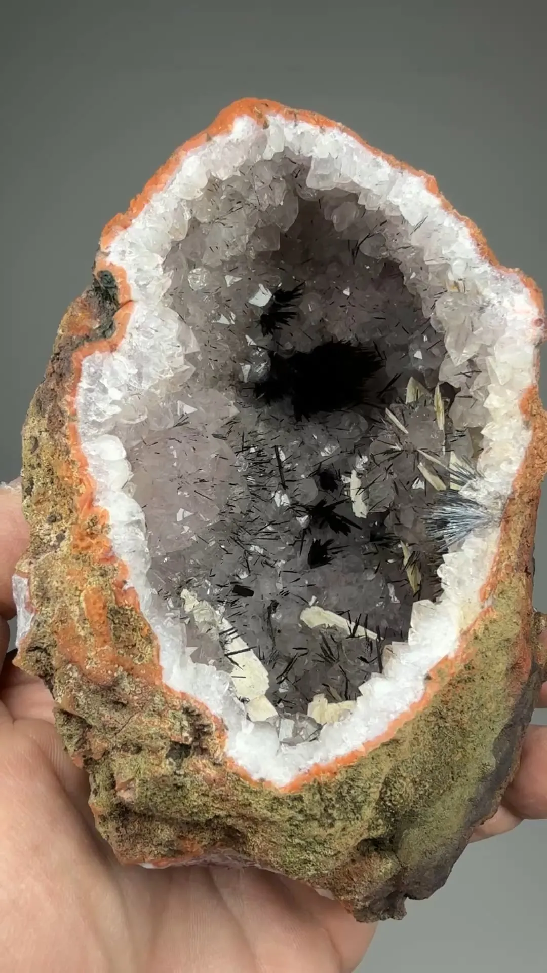 Goethite with Quartz, Quartz after Anhydrite - image 2