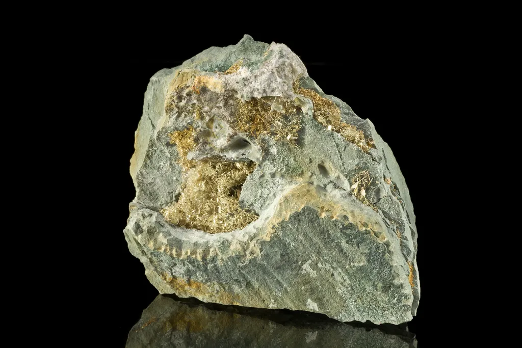 Gold in Matrix - image 4