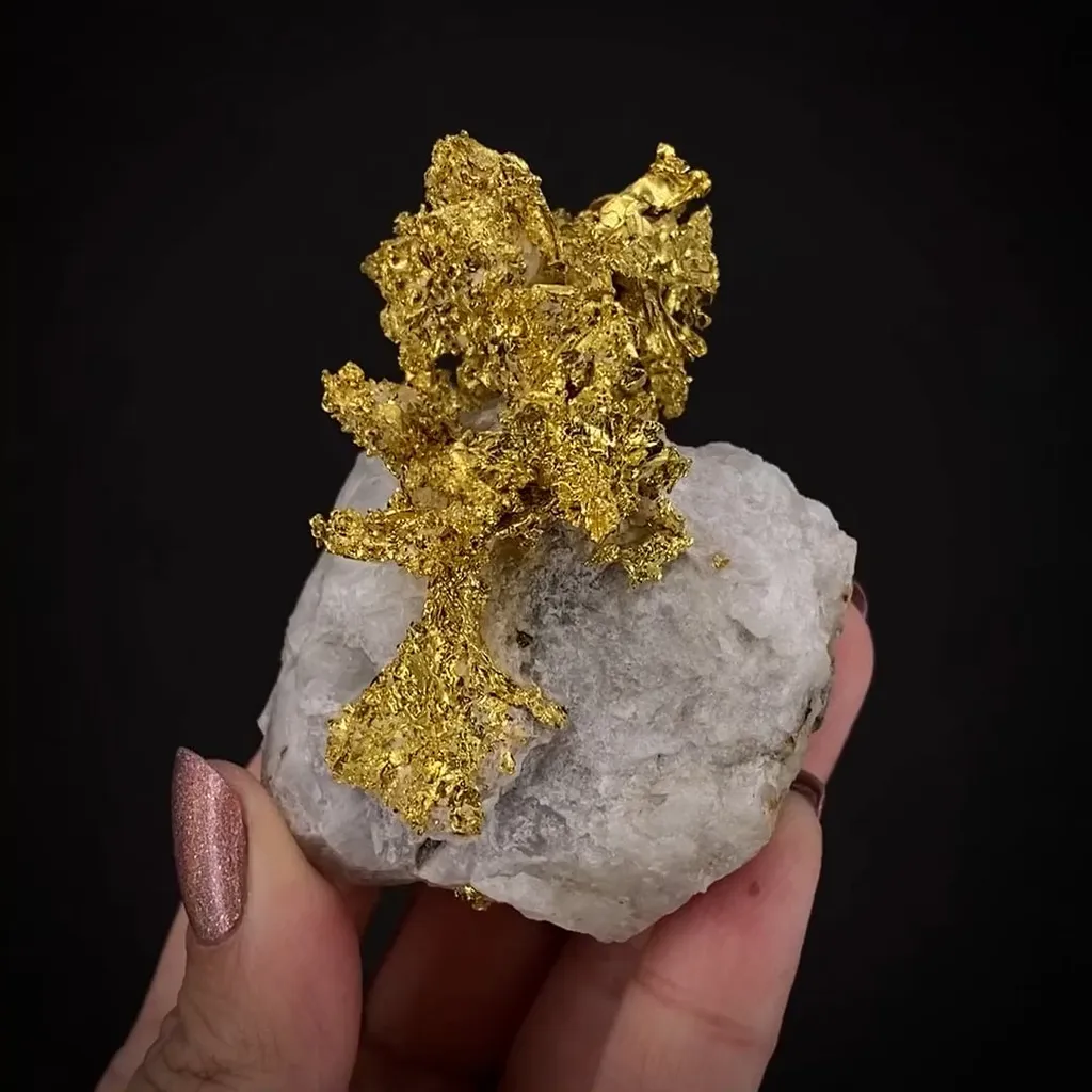 Gold in Quartz image