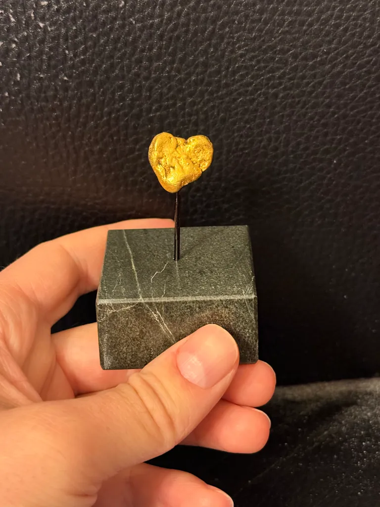 Gold nugget heart image