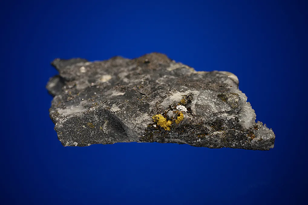 Gold on Sphalerite - image 4