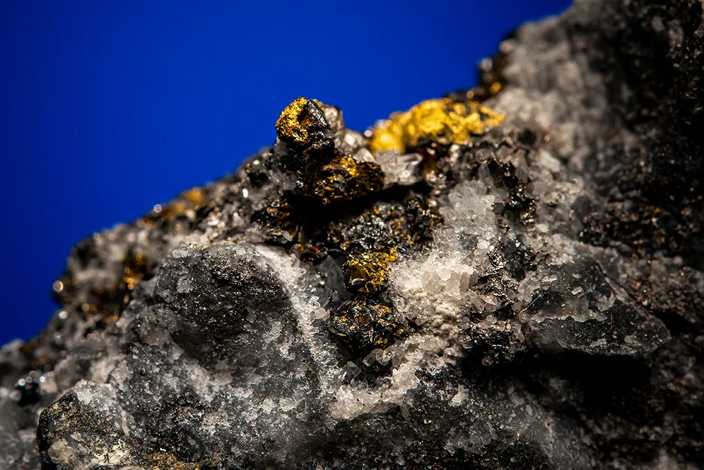 Gold on Sphalerite - image 2
