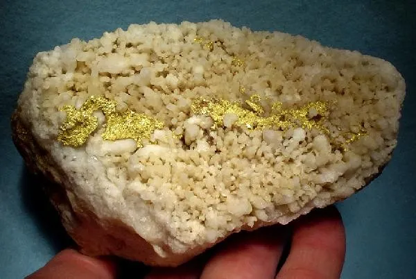 Gold, Quartz (Var: Milky Quartz) image