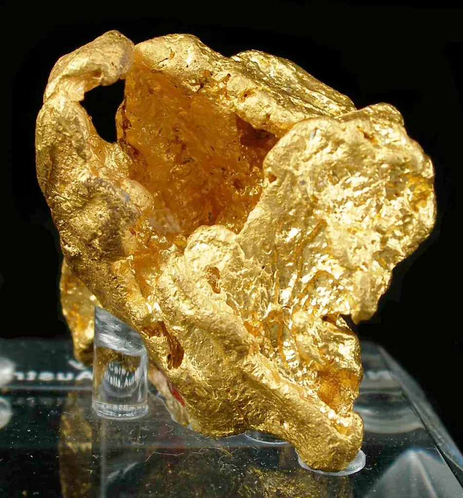 Gold With Large Octohedral Cast - image 4