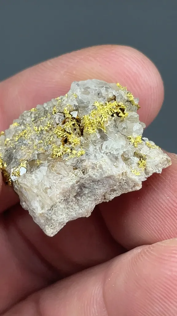 Gold with Quartz - image 2