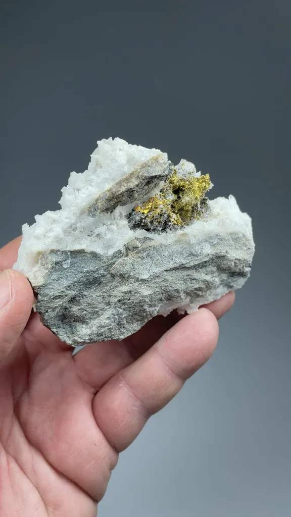Gold with Quartz - image 2