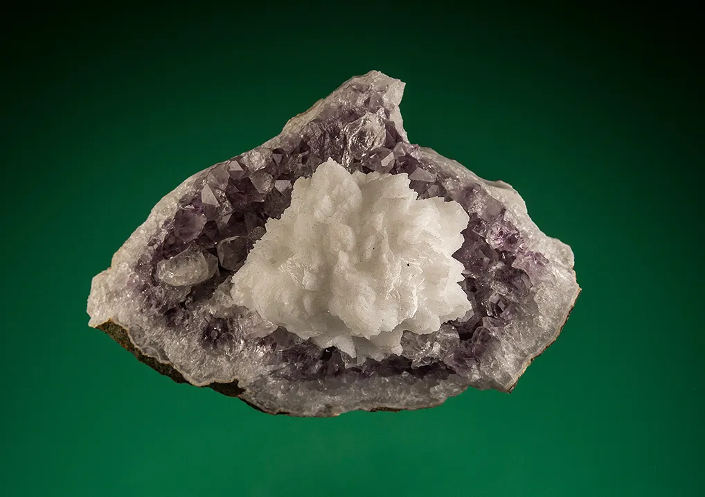 Goosecreekite on Quartz var. Amethyst image