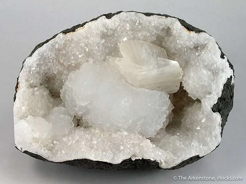 Goosecreekite With Heulandite on Quartz image