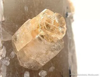 Goshenite (Beryl) on Quartz - image 3