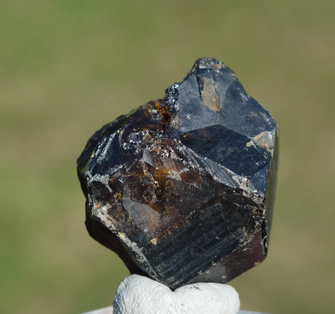 Grandite Garnet & Melanite 36 grams - Diakon, Bafoulabé Circle, Kayes Region, Mali - image 7