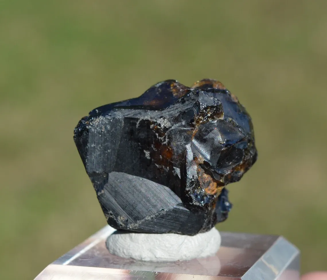 Grandite Garnet & Melanite 38 grams - Diakon, Bafoulabé Circle, Kayes Region, Mali - image 4