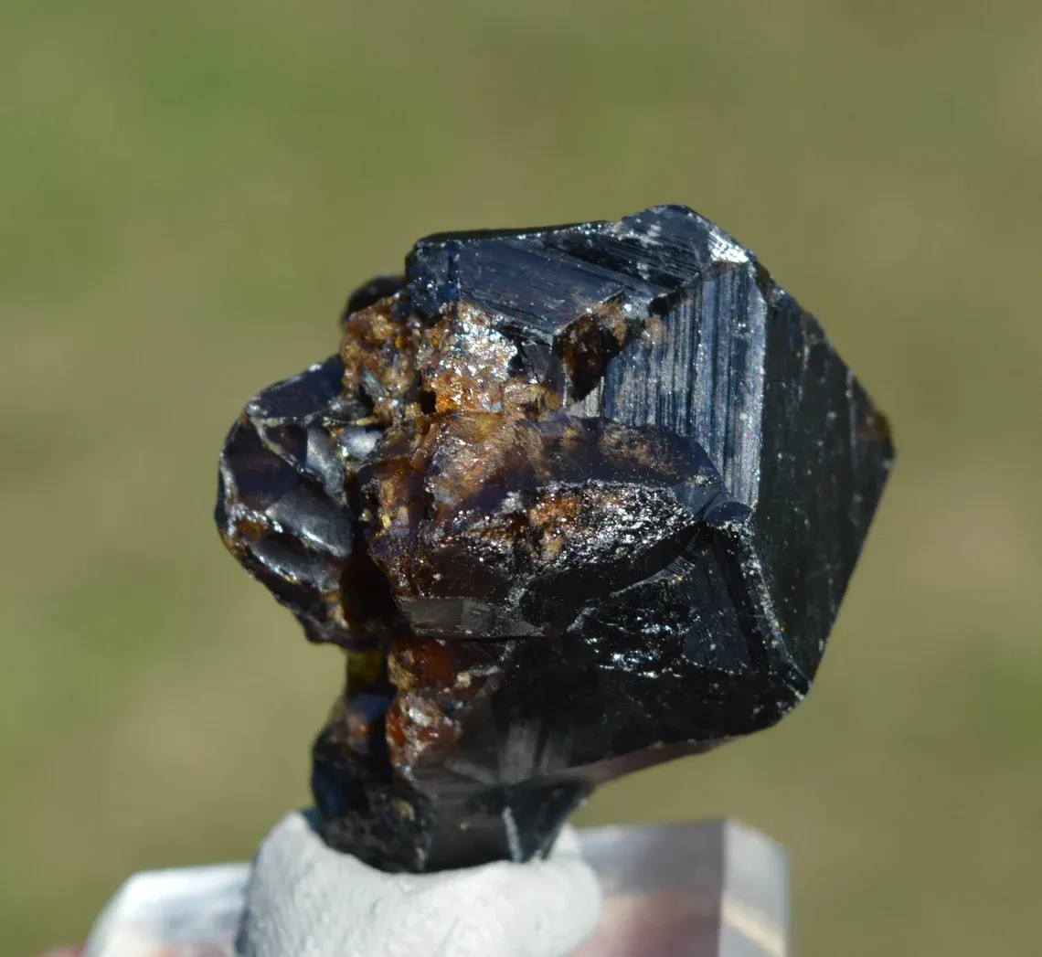 Grandite Garnet & Melanite 39 grams - Diakon, Bafoulabé Circle, Kayes Region, Mali - image 8
