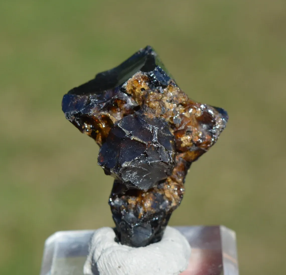 Grandite Garnet & Melanite 39 grams - Diakon, Bafoulabé Circle, Kayes Region, Mali - image 2