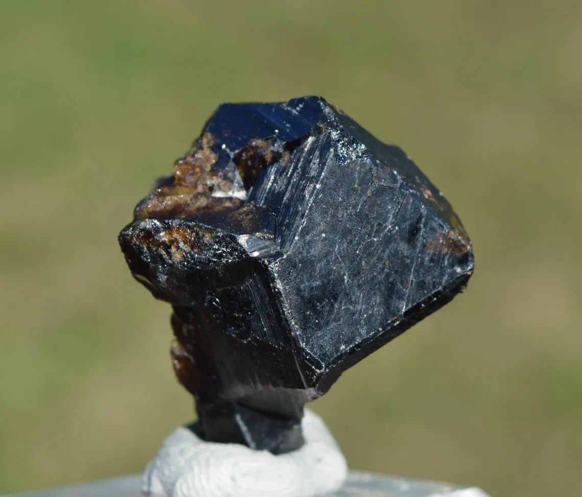 Grandite Garnet & Melanite 39 grams - Diakon, Bafoulabé Circle, Kayes Region, Mali - image 7