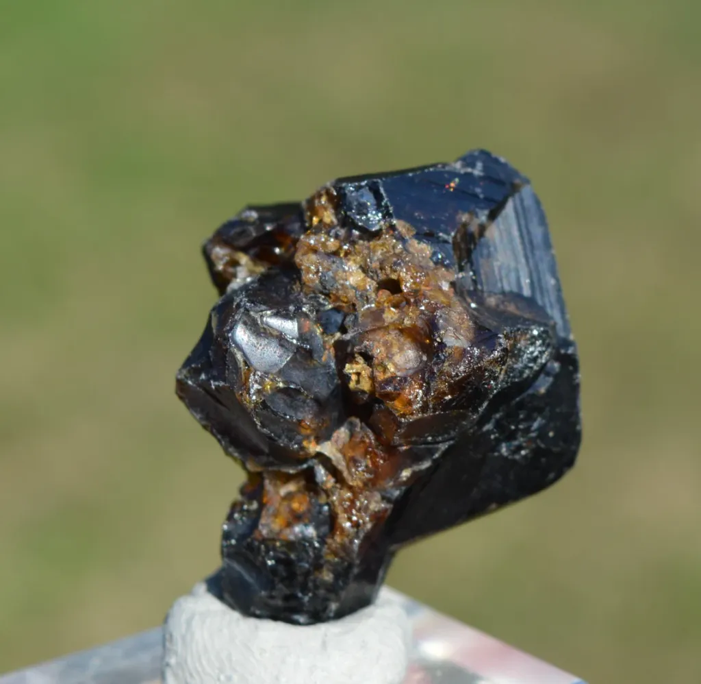 Grandite Garnet & Melanite 39 grams - Diakon, Bafoulabé Circle, Kayes Region, Mali image