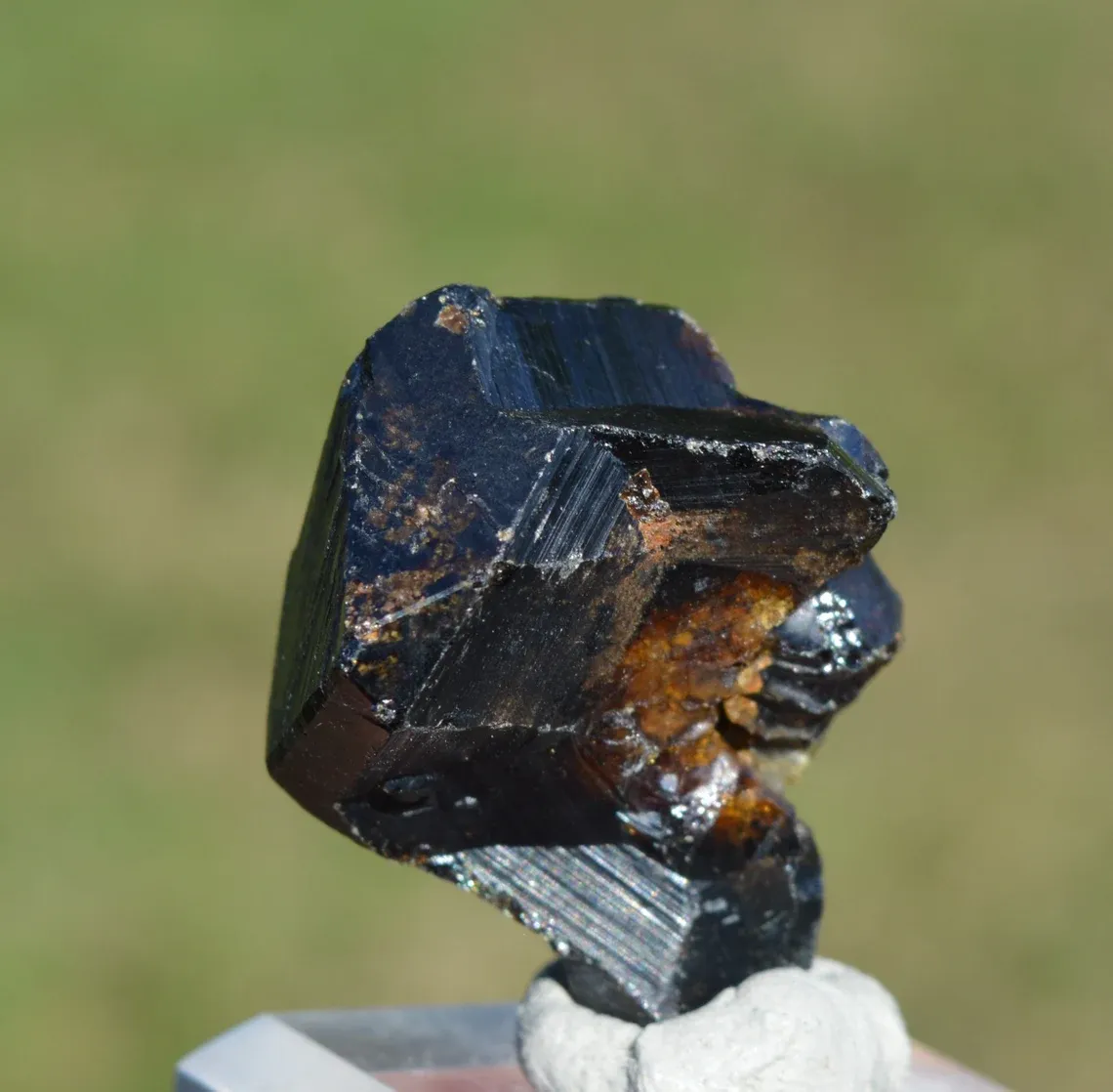 Grandite Garnet & Melanite 39 grams - Diakon, Bafoulabé Circle, Kayes Region, Mali - image 5