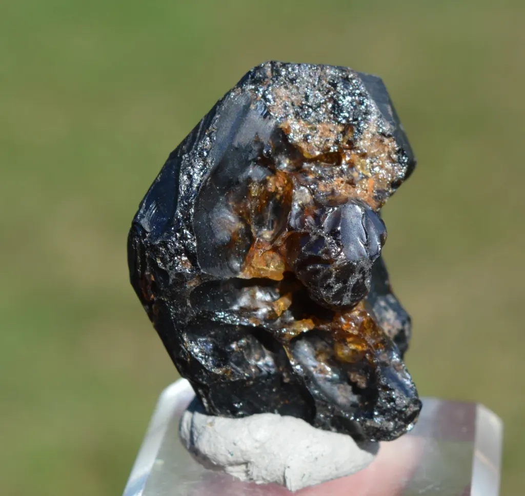 Grandite Garnet & Melanite 41 grams - Diakon, Bafoulabé Circle, Kayes Region, Mali image
