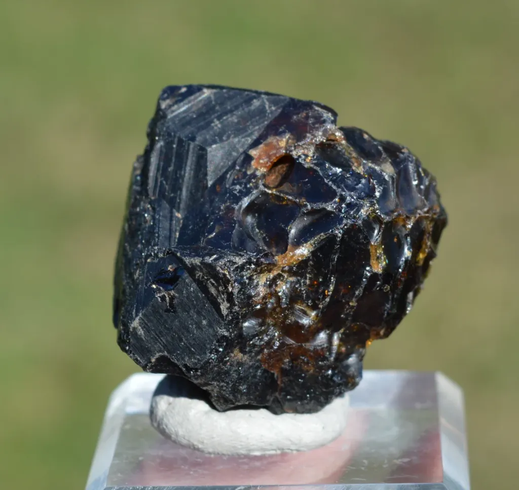 Grandite Garnet & Melanite 52 grams - Diakon, Bafoulabé Circle, Kayes Region, Mali image