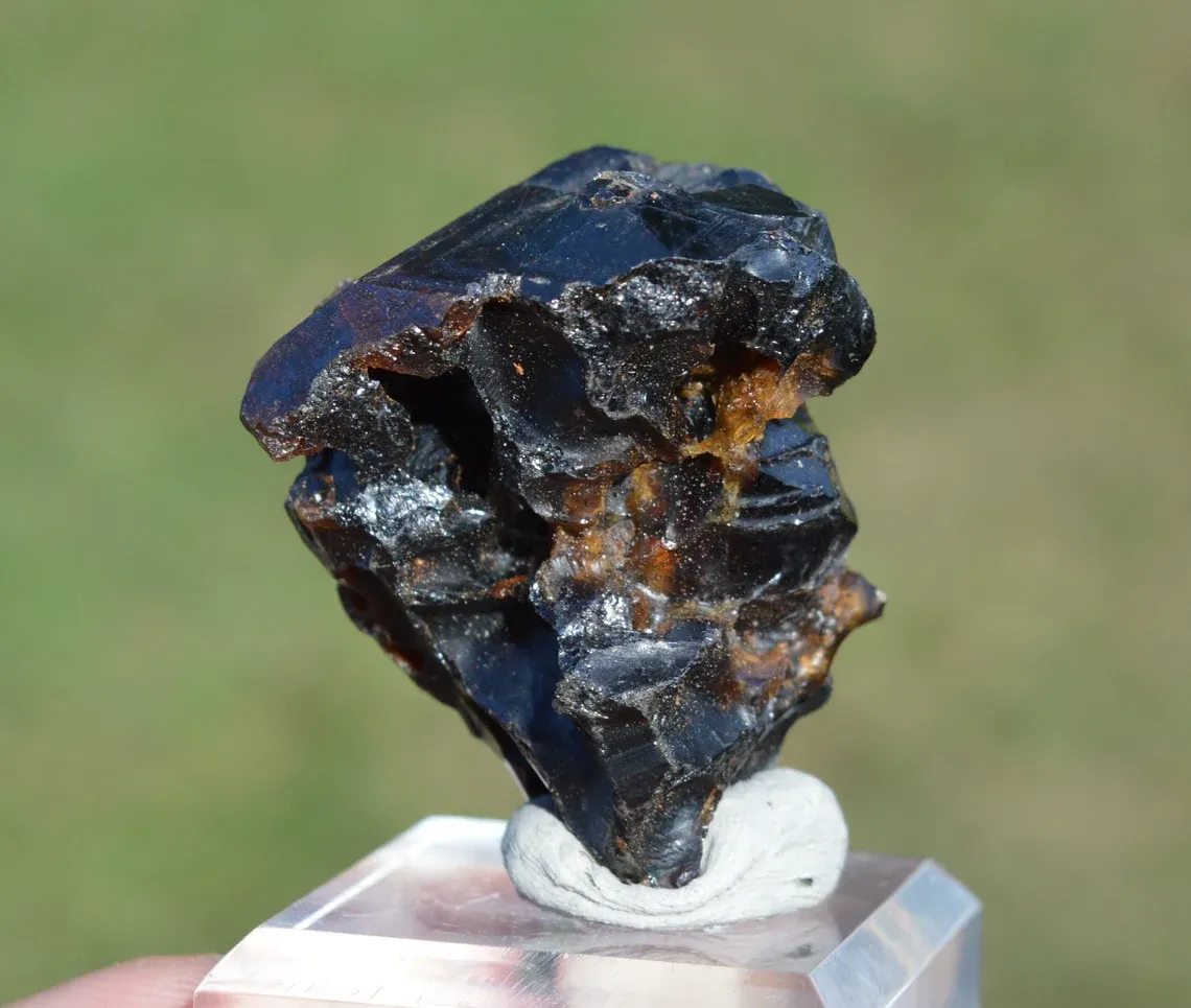 Grandite Garnet & Melanite 68 grams - Diakon, Bafoulabé Circle, Kayes Region, Mali - image 5