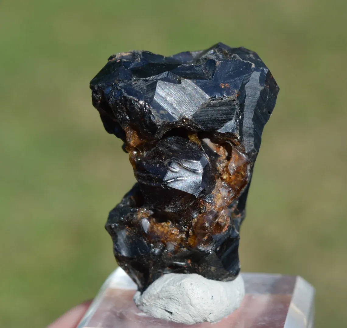 Grandite Garnet & Melanite 68 grams - Diakon, Bafoulabé Circle, Kayes Region, Mali - image 3