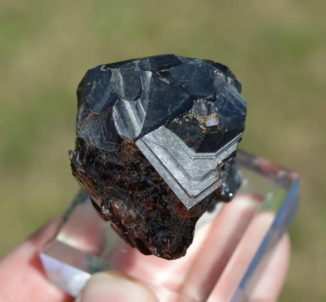 Grandite Garnet & Melanite 68 grams - Diakon, Bafoulabé Circle, Kayes Region, Mali - image 8