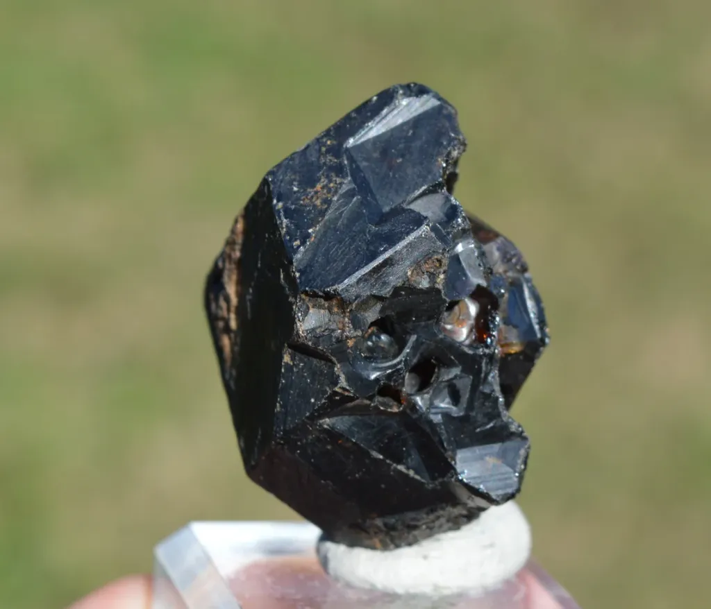 Grandite Garnet & Melanite 83 grams - Diakon, Bafoulabé Circle, Kayes Region, Mali - image 4