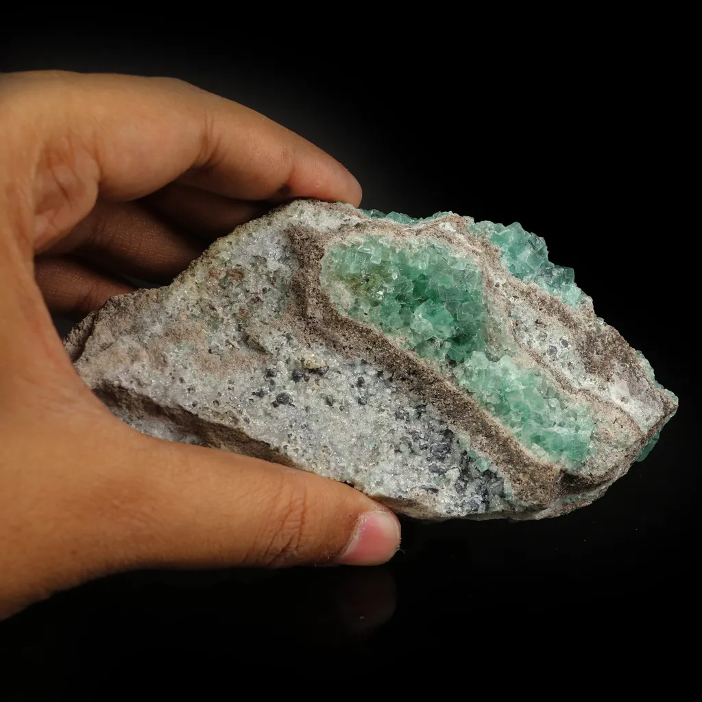 Greeen Fluorite Natural mineral Specimen - image 5