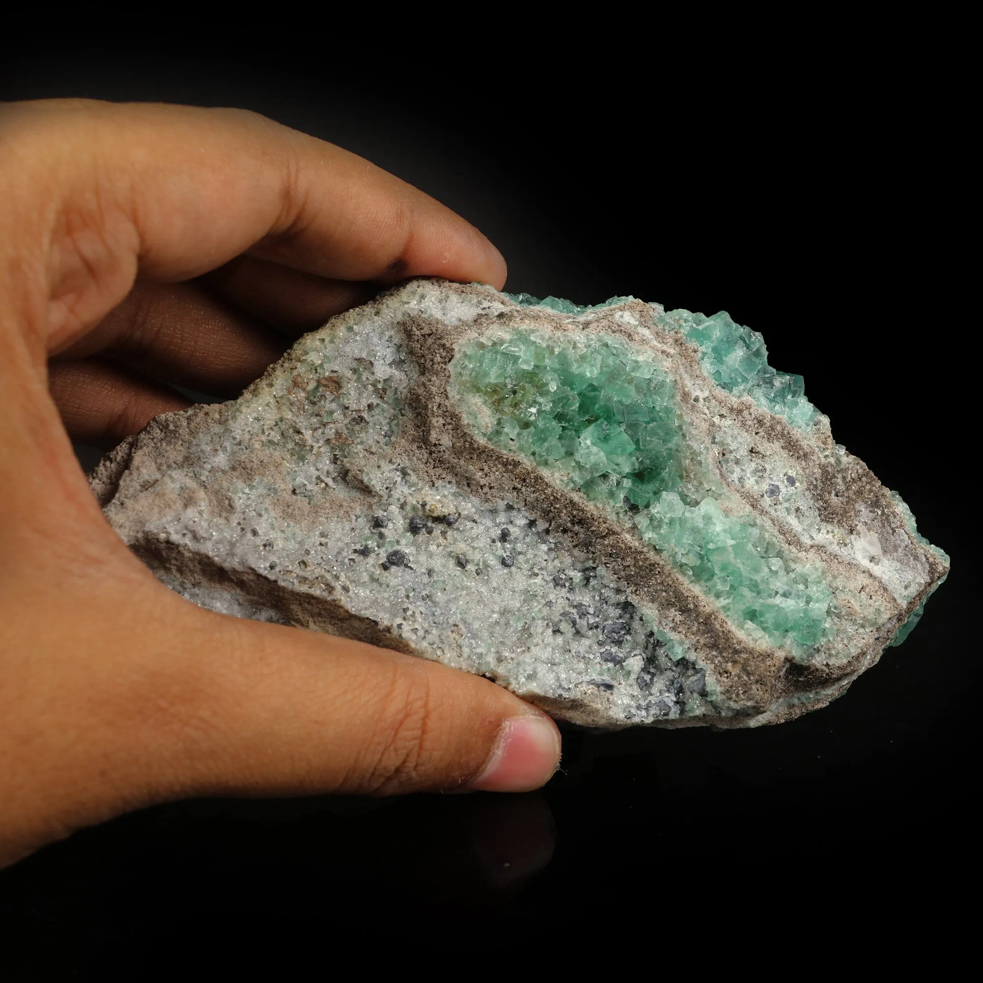 Greeen Fluorite Natural mineral Specimen - image 5
