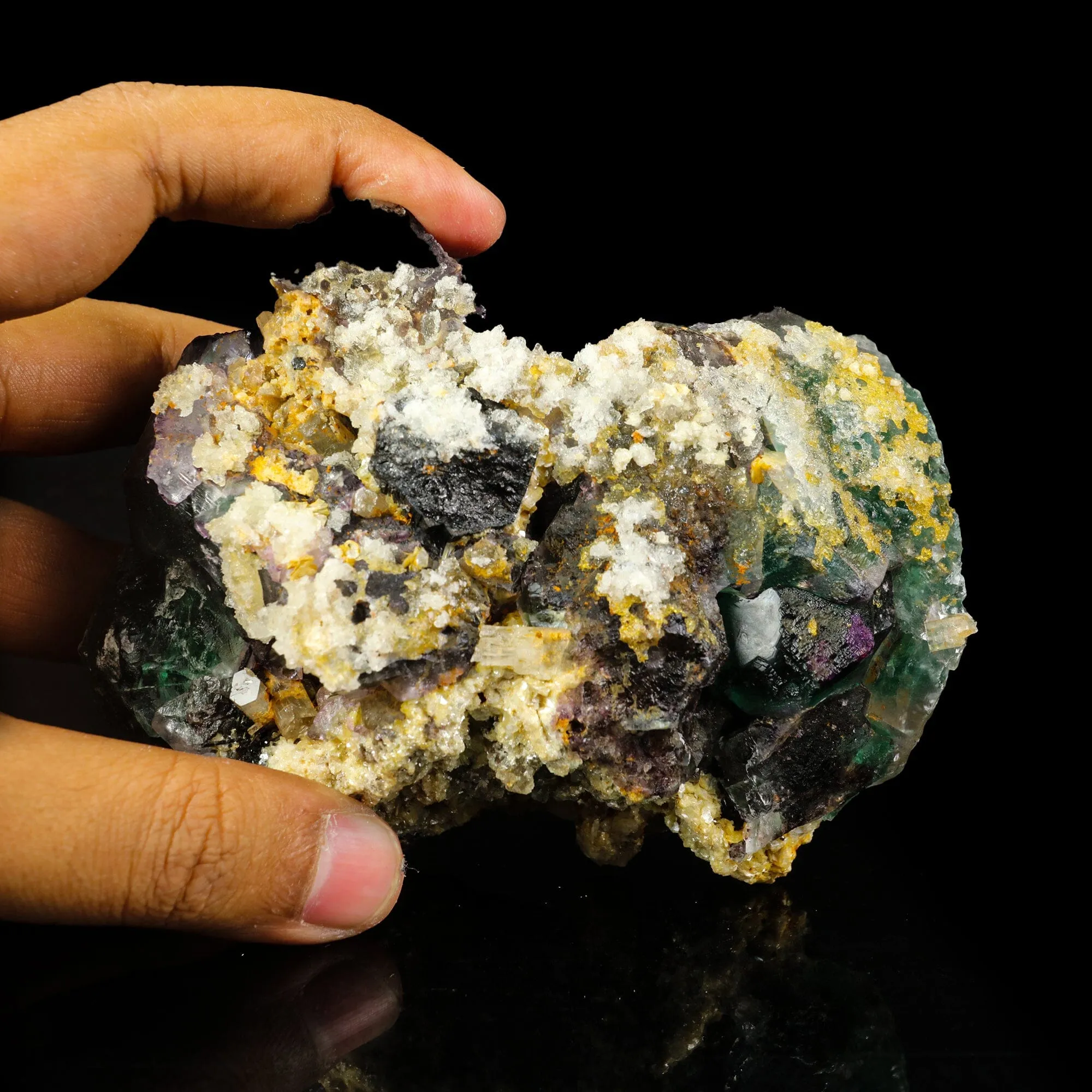 Greeen Fluorite Natural mineral Specimen - image 5