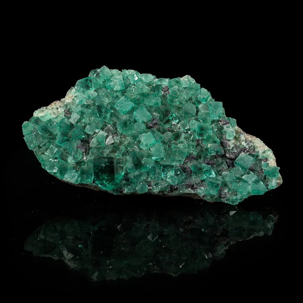 Greeen Fluorite Natural mineral Specimen image