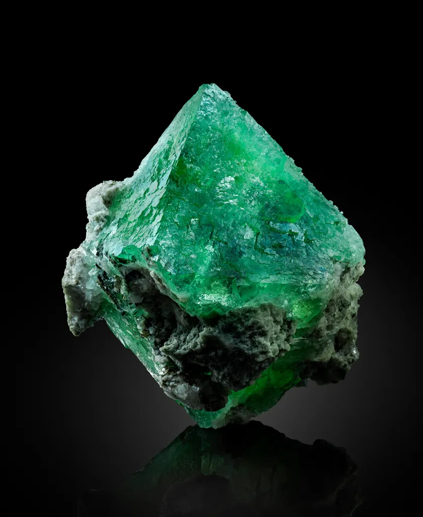 GREEN (!) ALPINE (!) Fluorite image