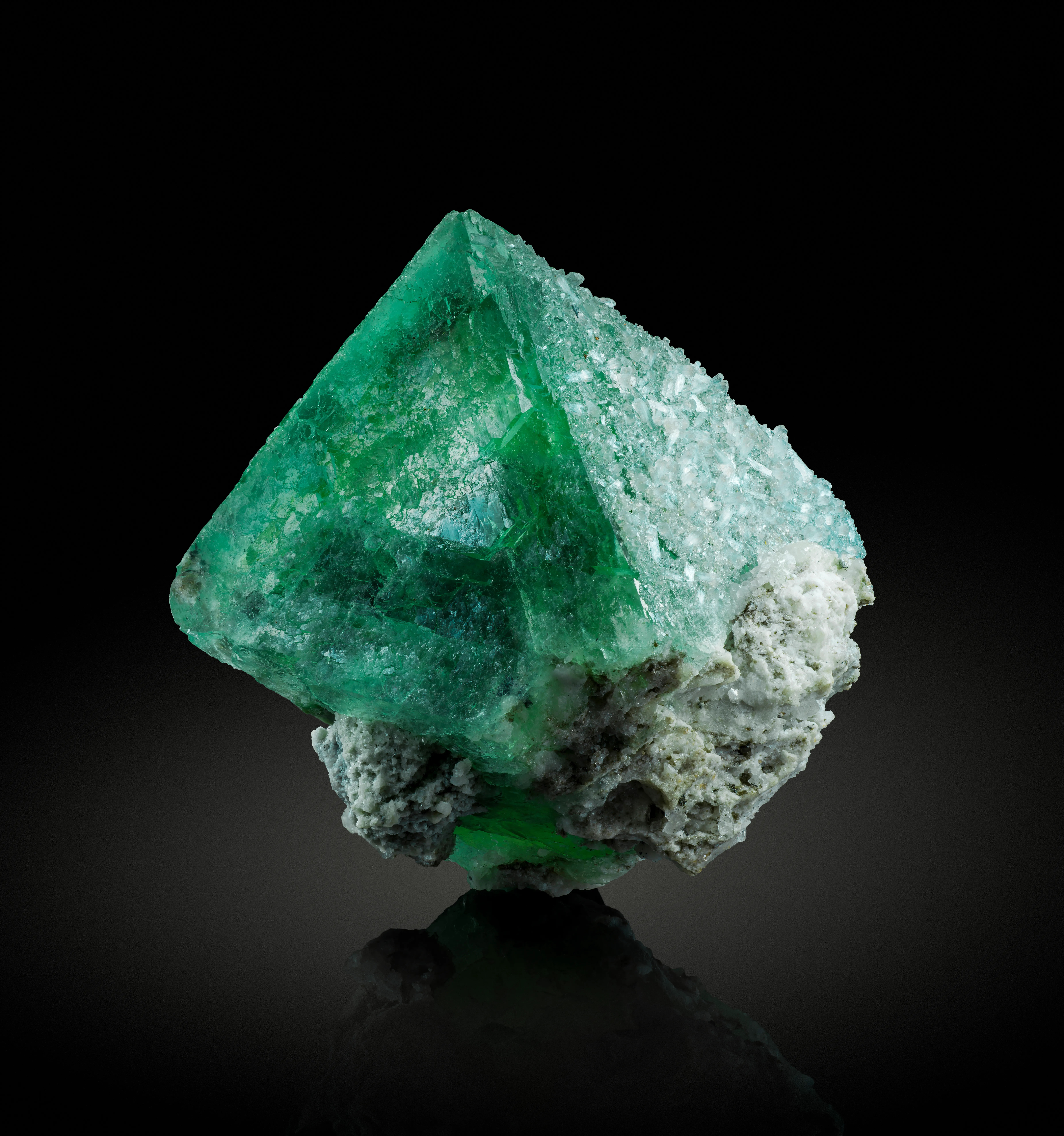 GREEN (!) ALPINE (!) Fluorite - image 2