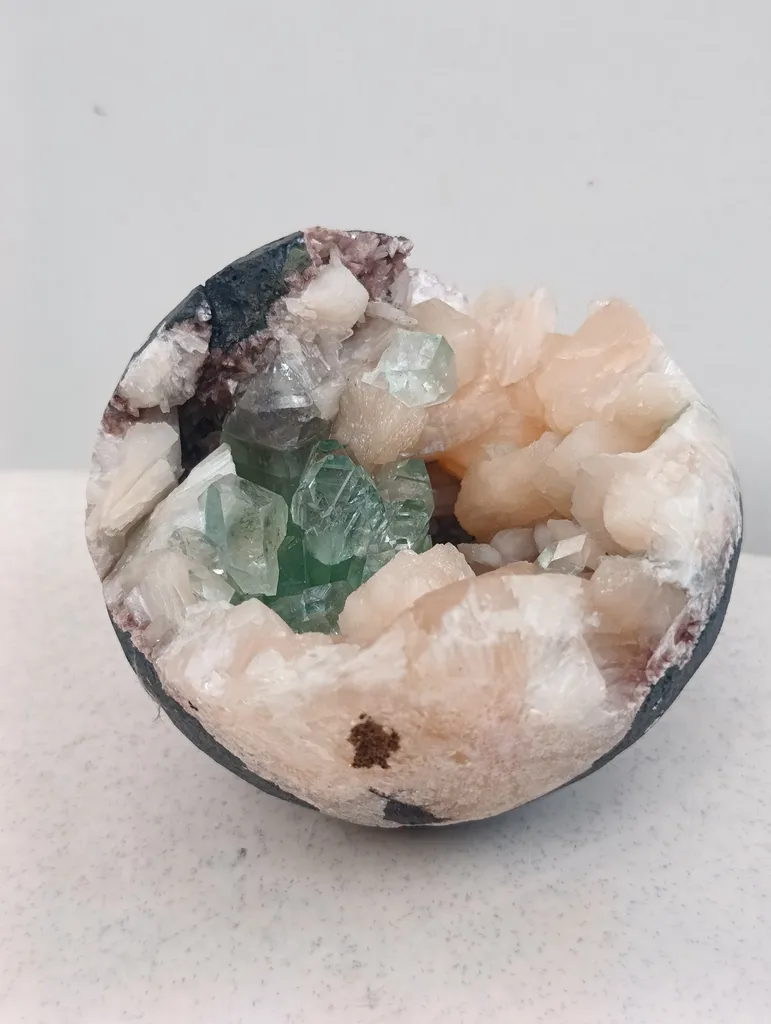 Green apophyllite geode Stilbite - image 6
