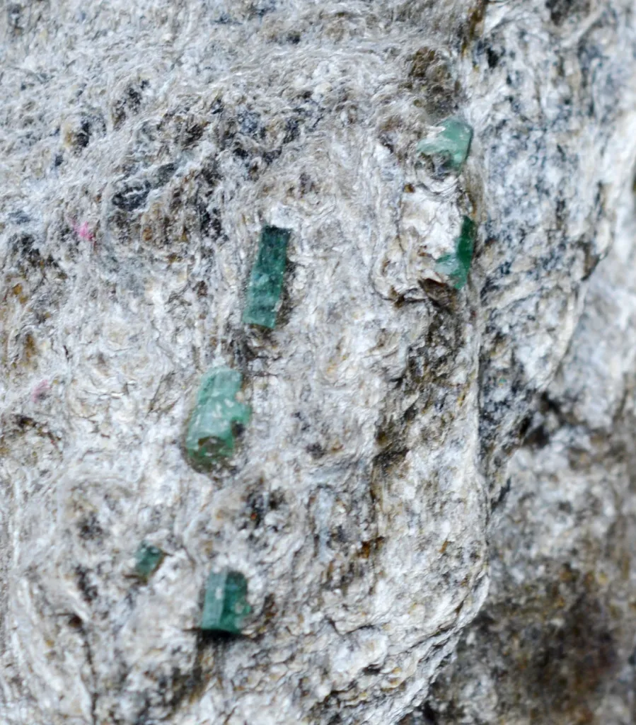 Green Beryl. Emerald & Mica Schist 229 grams - Kessel gorge, Zell am See District, Salzburg, Austria - image 2